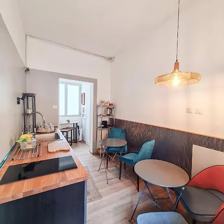 Via Vittoria Quattro Apartamento